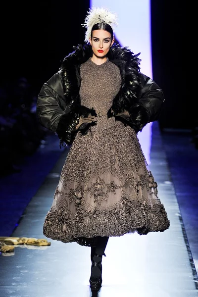 Look 29